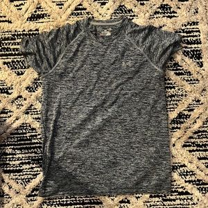 Men’s under Armour shirt